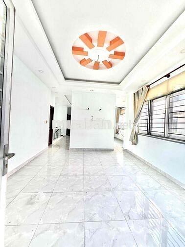 Cho Thuê Biệt Thự Đường Nhựa Thông DT 10x40m 1Trệt 1Lầu 5Pn 4Wc Vườn