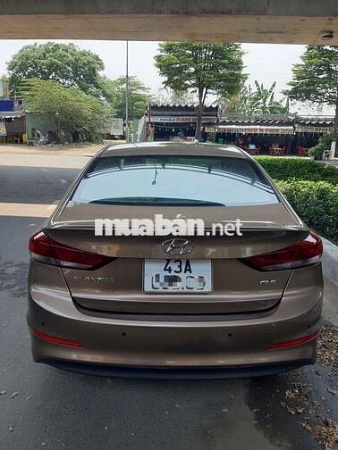 Hyundai Elantra 2016 số tự động