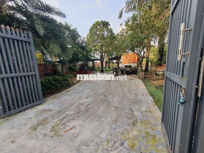 Chính chủ bán 1.400 m2 đất ở gần cầu Rạch Tra.