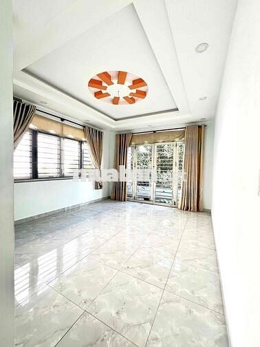 Cho Thuê Biệt Thự Đường Nhựa Thông DT 10x40m 1Trệt 1Lầu 5Pn 4Wc Vườn