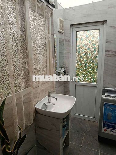 Cho thuê nhà vuờn Phú Diễn 55m2 6tr/1 tháng
