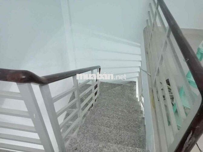 Bán nhà MT đường 15m (gồm vỉa hè) ngang 4m, 81m2 TT An Phú Đông, Q12.