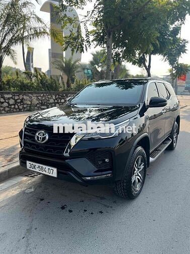 Toyota Fortuner Đen 7 chỗ