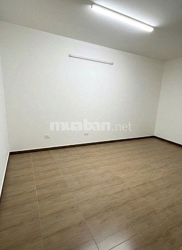 Cho thuê mặt phố 4 Tầng Nguyễn Chí Thanh - mặt tiền 8m siêu đẹp