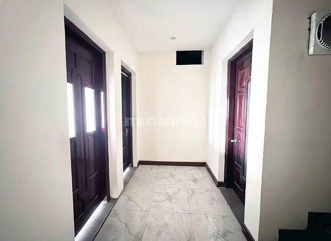 Cho thuê mặt phố 4 Tầng Nguyễn Chí Thanh - mặt tiền 8m siêu đẹp