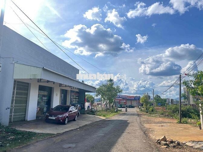 Đất mặt tiền Bùi Viện giá rẻ như đất hẻm
