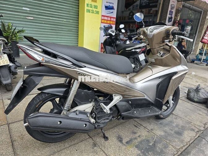 Air Blade 2012.đẹp nguyên zin.máy êm.tp.chính chủ 