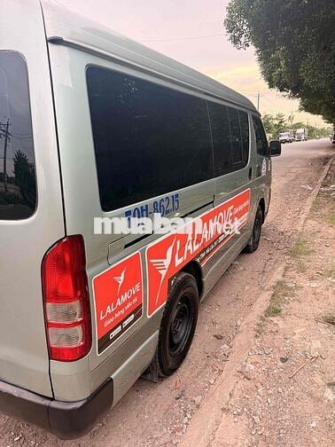 Toyota Hiace 2008 3 chổ máy dầu 945kg