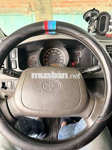 Toyota Hiace 2008 3 chổ máy dầu 945kg