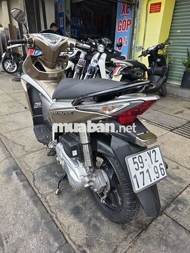 Air Blade 2012.đẹp nguyên zin.máy êm.tp.chính chủ 
