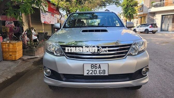Toyota Fortuner 2014 Bạc
