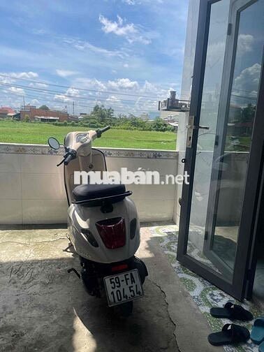 Piaggio Vespa Sprint màu Kem