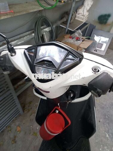 Yamaha Luvias màu Trắng