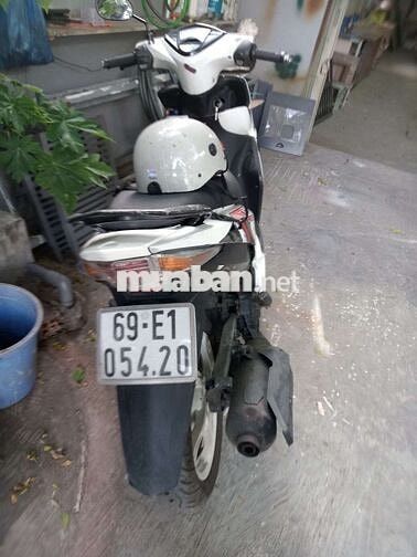Yamaha Luvias màu Trắng