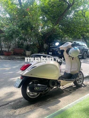 Piaggio Vespa Sprint màu Kem