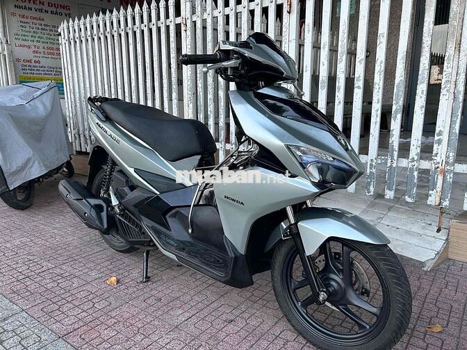 Honda Air Blade Led 125 zin êm sạch đẹp chính chủ