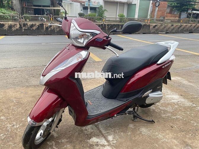 Honda Lead Đỏ. 2014.  con dep