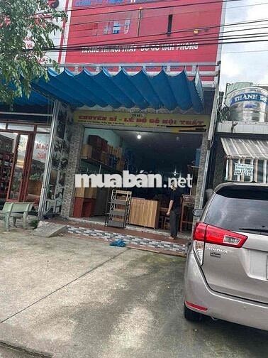 cần bán gấp nhà mặt tiền  DT 746