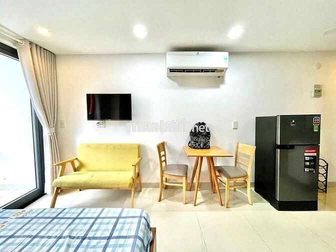 Cho thuê căn hộ studio có ban công ngay trung tâm thành phố Nha Trang
