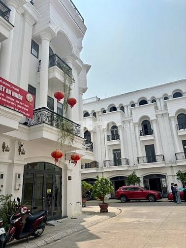 CẦN BÁN: Nhà phố 1 trệt 3 lầu 4,7 tỷ liền kề Vincom TP Tây Ninh
