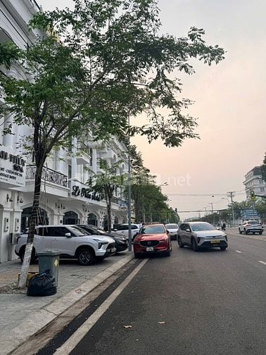CẦN BÁN: Nhà phố 1 trệt 3 lầu 4,7 tỷ liền kề Vincom TP Tây Ninh