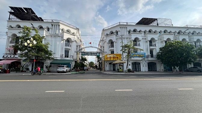 CẦN BÁN: Nhà phố 1 trệt 3 lầu 4,7 tỷ liền kề Vincom TP Tây Ninh