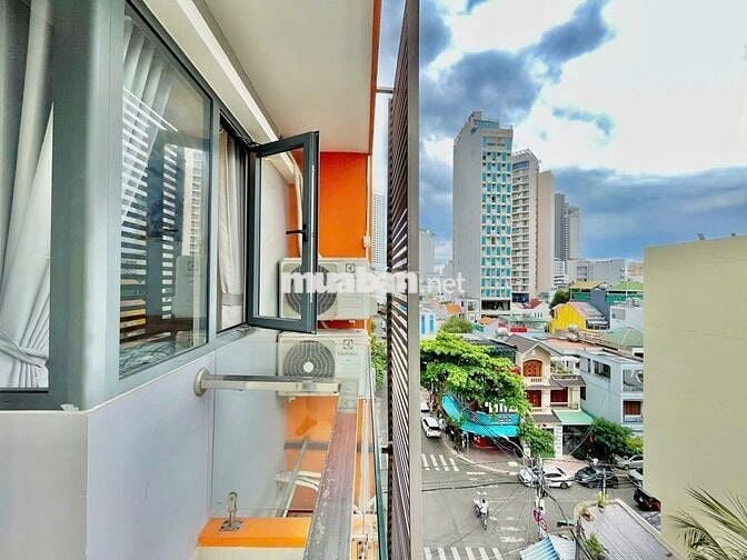 Cho thuê căn hộ studio có ban công ngay trung tâm thành phố Nha Trang