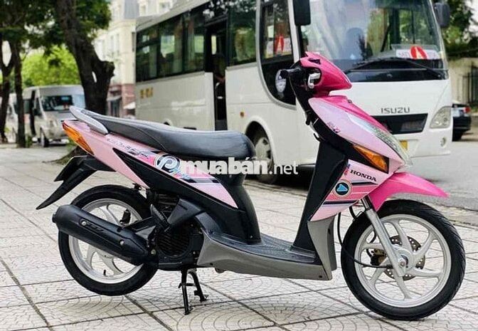 Honda Click màu Hồng