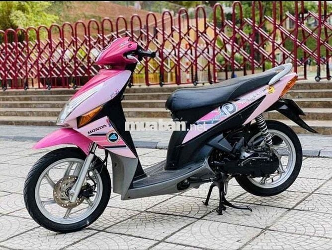 Honda Click màu Hồng