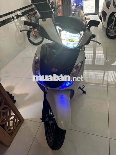 Bán Honda SH150i ý Trắng đen  50AF 48888 siêu vip
