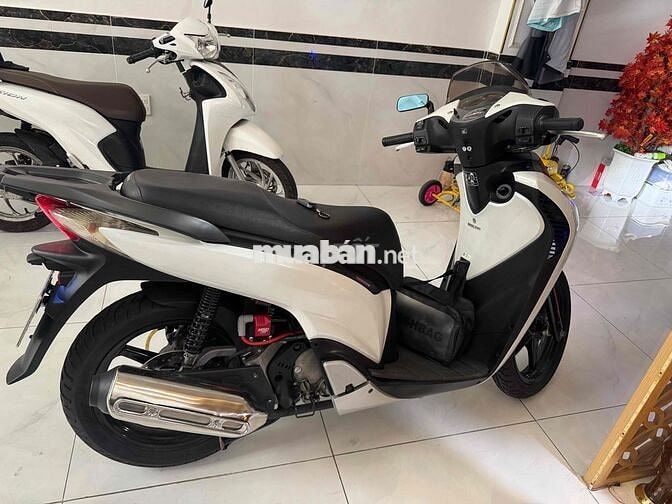 Bán Honda SH150i ý Trắng đen  50AF 48888 siêu vip