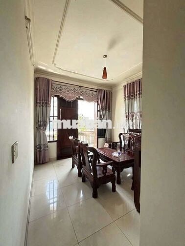 Cho thuê nhà 240M gần chợ Dĩ An 1