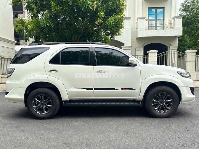 Fortuner TRD Sportivo 2.7V 4x2 - 2014 - 9 vạn km
