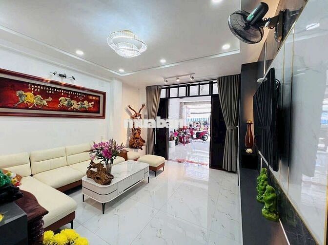CHO THUÊ NHÀ MẲT TIỀN HẺM DS51 PHƯỜNG 14 GÒ VẤP