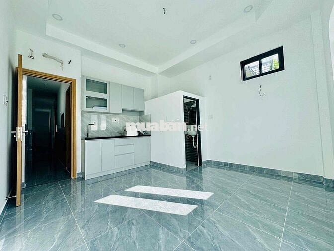 CHO THUÊ PHÒNG BAN CÔNG VƯỜN LÀI ( GẦN CẦU SẮT NGUYỄN THÁI SƠN )