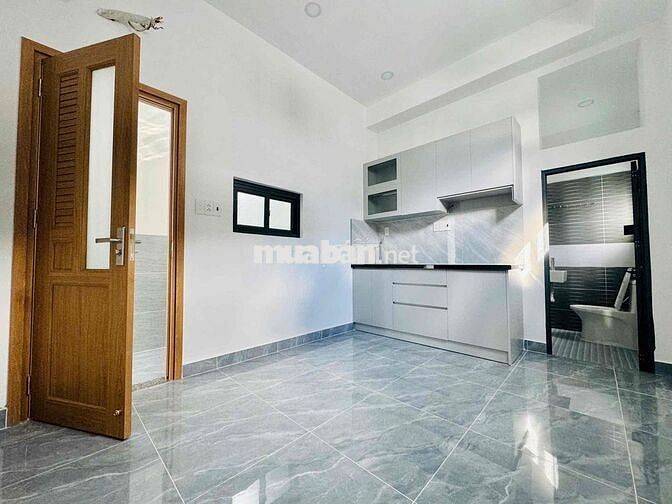 CHO THUÊ PHÒNG BAN CÔNG VƯỜN LÀI ( GẦN CẦU SẮT NGUYỄN THÁI SƠN )