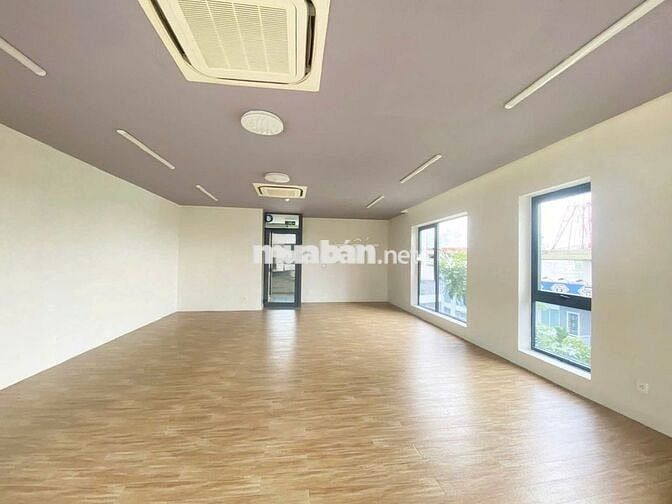 CHO THUÊ CĂN GÓC PHAN XÍCH LONG DIỆN TÍCH 12M x 34M, PHÚ NHUẬN