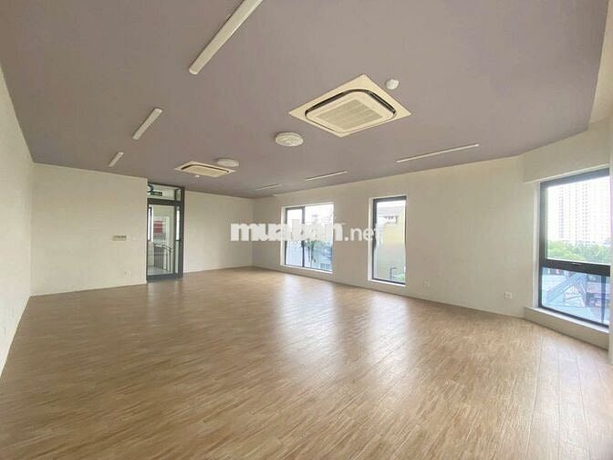 CHO THUÊ CĂN GÓC PHAN XÍCH LONG DIỆN TÍCH 12M x 34M, PHÚ NHUẬN