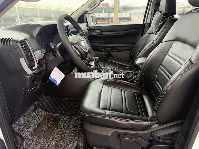 Ford Ranger XLS 2023 Trắng