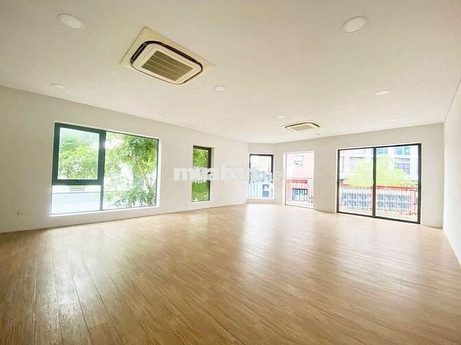 CHO THUÊ CĂN GÓC PHAN XÍCH LONG DIỆN TÍCH 12M x 34M, PHÚ NHUẬN
