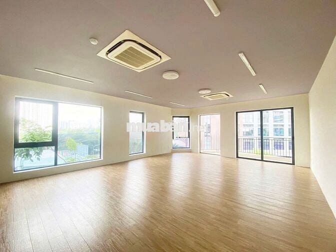 CHO THUÊ CĂN GÓC PHAN XÍCH LONG DIỆN TÍCH 12M x 34M, PHÚ NHUẬN