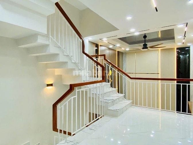 Bán nhà tặng nội thất Nguyễn Trãi P14 Q5 giá 3tỷ120tr DT 62.5m2