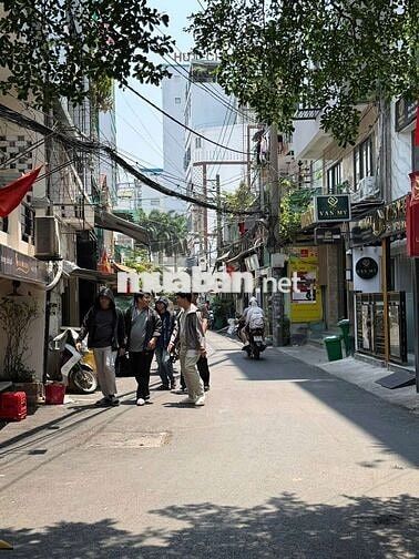 PHÒNG GÁC ĐỨNG ĐƯỢC MÁY GIẶT RIÊNG NGAY KHU VIP NGUYỄN GIA TRÍ UTH FTU