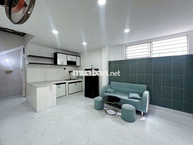 Siêu Rộng 1pn, ngay cmt8 đối diện Tô Hiến Thành , free xe , tầng trệt