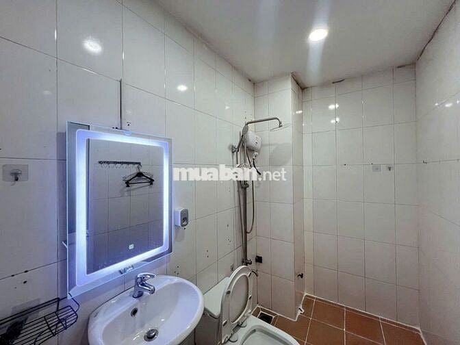 Siêu Rộng 1pn, ngay cmt8 đối diện Tô Hiến Thành , free xe , tầng trệt