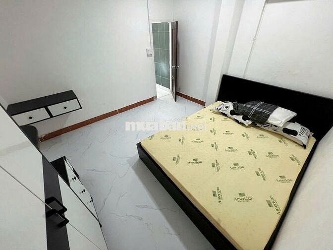 Siêu Rộng 1pn, ngay cmt8 đối diện Tô Hiến Thành , free xe , tầng trệt