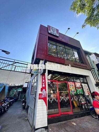 Cho thuê Mặt tiền thương hiệu Nguyễn văn cừ Q5, 4x10m, 2 tầng
