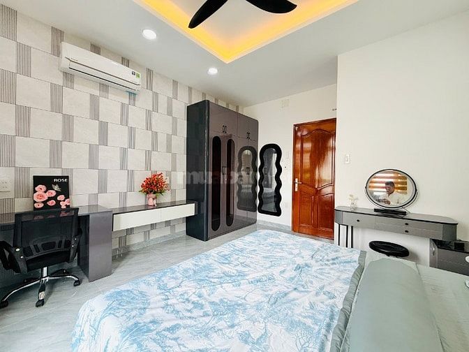 Siêu phẩm mặt tiền 256 Phan Huy Ích 4x20 1 lủng 5 lầu thang máy 12.5 t