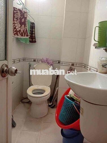 Chính Chủ cần bán nhà vào ở liền: Phạm Văn Chí, Quận 6.  ( SHR ).
