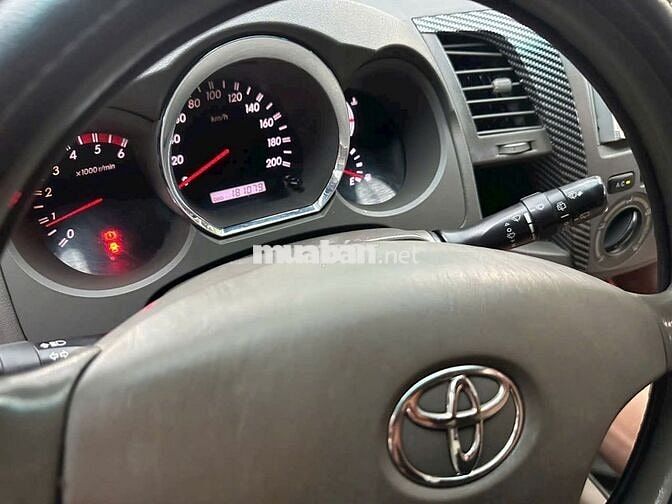 Toyota Fortuner 2009 2.5G Bạc